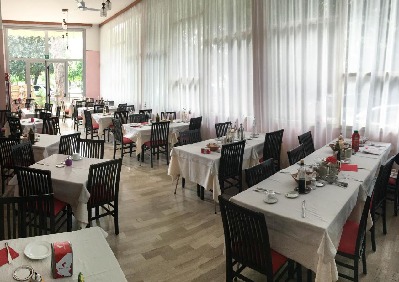 Hotel Zen Lignano Sabbiadoro Exterior foto